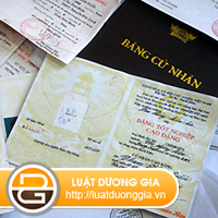 Nha-truong-co-duoc-giu-bang-goc-dai-hoc-khi-dang-ky-hoc-van-bang-hai