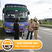 Niem-yet-khau-hieu-tren-xe-van-tai-hanh-khach.jpg