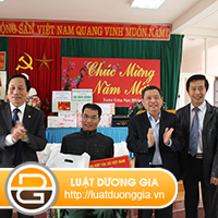 Than-nhan-cua-thuong-binh-co-duoc-huong-qua-tet-2016