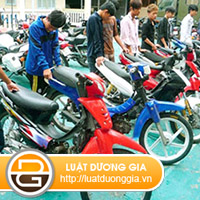 Thay-doi-mau-son-xe-bi-phat-khong