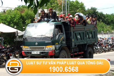 Xu-phat-hanh-vi-cho-nguoi-tren-thung-xe-tai-1-2-tan