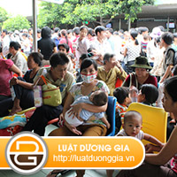 cap-moi-the-kham-chua-benh-cho-tre-duoi-06-tuoi