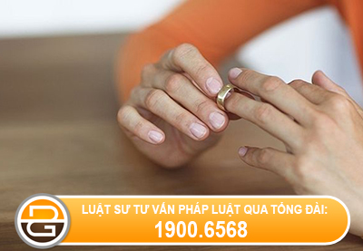 con-8-thang-tuoi-vo-co-duoc-ly-hon-%281%29