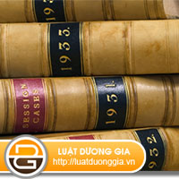 hoi-ve-hanh-vi-lam-gia-ban-an-cua-toa-an