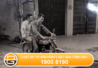 lua-ban-muon-xe-roi-tau-thoat-thi-vi-pham-toi-gi-
