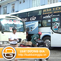 muc-phat-tien-khi-co-hang-hoa-la-chat-doc-hai-tren-xe