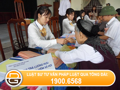 nguoi-dang-bi-phat-tu-co-duoc-huong-luong-huu-khong