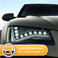 Ô tô lắp thêm đèn chiếu sáng về phía sau xe