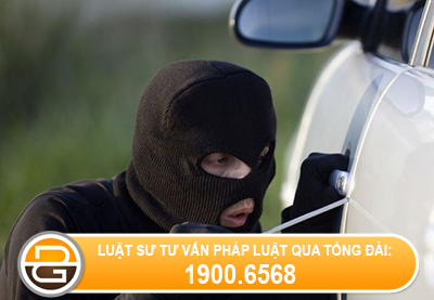 tich-thu-xe-may-do-mua-phai-do-an-trom.jpg