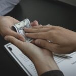 Dịch vụ Luật sư bào chữa tội lừa đảo chiếm đoạt tài sản