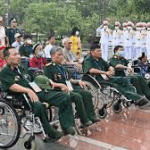 Con nuôi của người có công được hưởng chế độ ưu đãi?