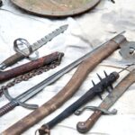 Tội chế tạo, tàng trữ, vận chuyển, sử dụng, mua bán trái phép hoặc chiếm đoạt súng săn, vũ khí thô sơ, vũ khí thể thao, công cụ hỗ trợ và các vũ khí khác có tính năng tác dụng tương tự
